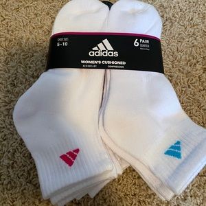 NWT Adidas socks 6 pack sz 5-10